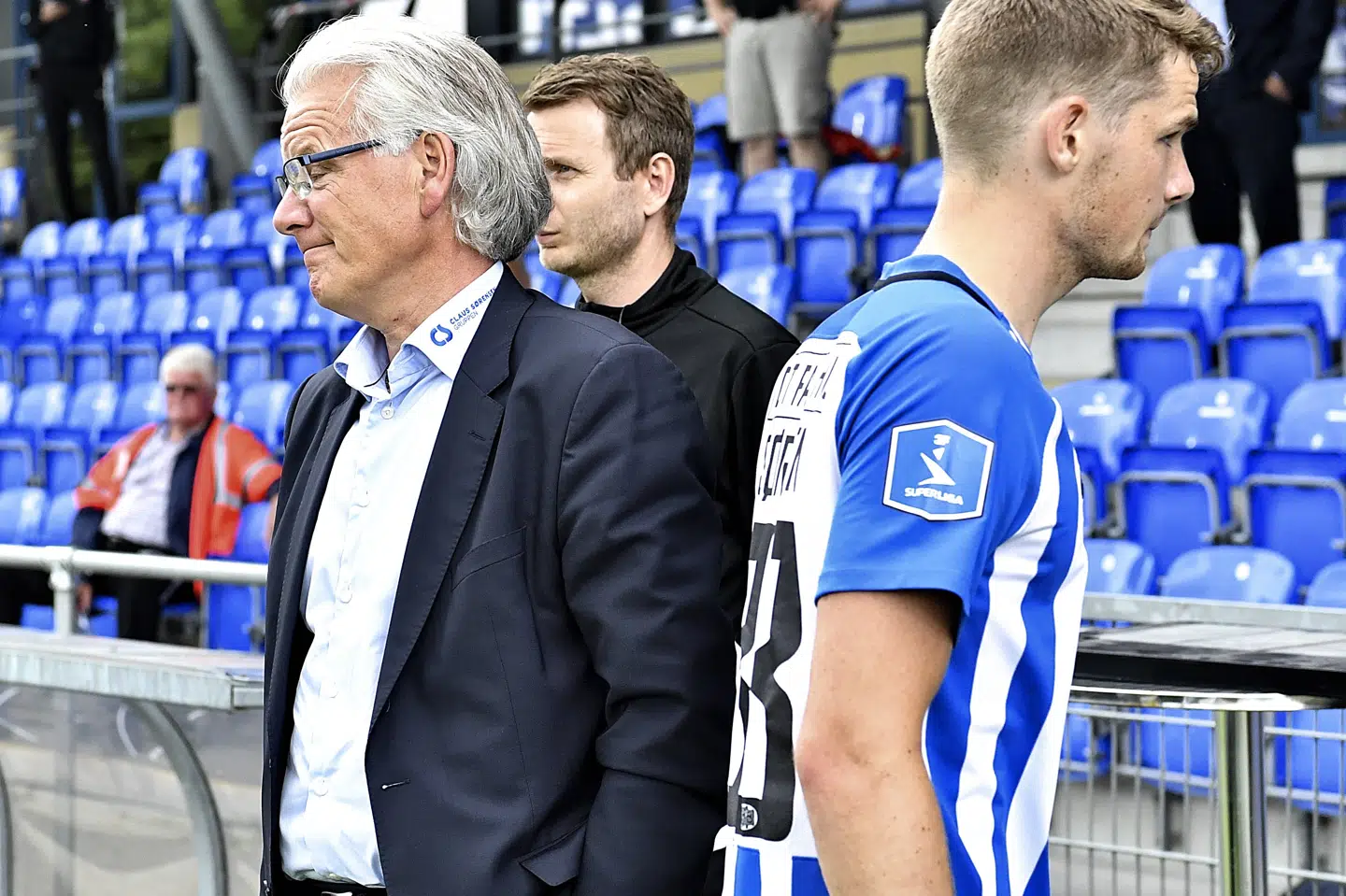 Esbjerg-direktør Brian Knudsen kan noteret overskud i klubben. Blandt andet på grund af salget af Jacob Lungi Sørensen (til højre). Ernst Van Norde/Ritzau Scanpix