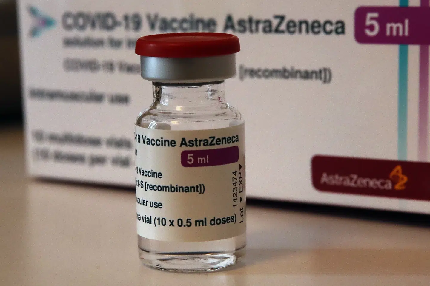 Flere lande har sat brugen af AstraZeneca-vaccinen på pause på grund af bekymringer om bivirkninger (Arkivfoto). Christophe Ena/Ritzau Scanpix