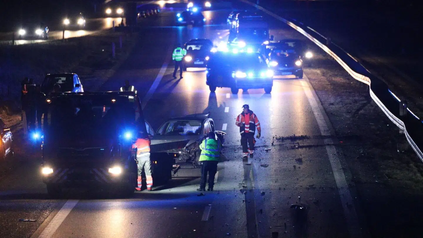 Fire eller fem biler er involveret.