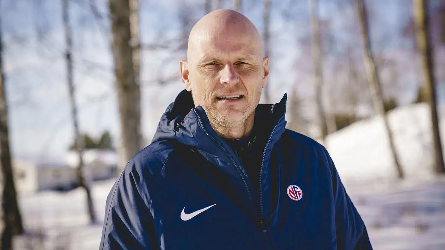 Norges landstræner Ståle Solbakken mener, at DBU ikke tager nok ansvar i sagen mod VM-værterne i Qatar.
