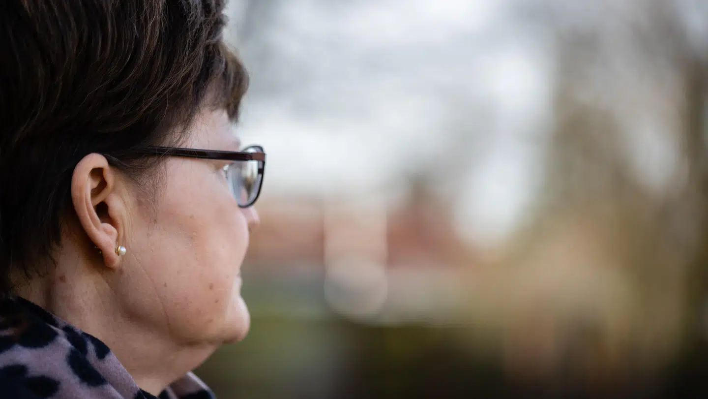 Inger Vittrup har arbejdet det meste af sit liv som optiker. Nu har hun selv problemer med øjnene, og det er kommet bag på hende, hvor længe man skal vente for at få hjælp hos en øjenlæge, hvis man har alvorlig, synstruende sygdom. Foto: Philip Flindt/Byrd.