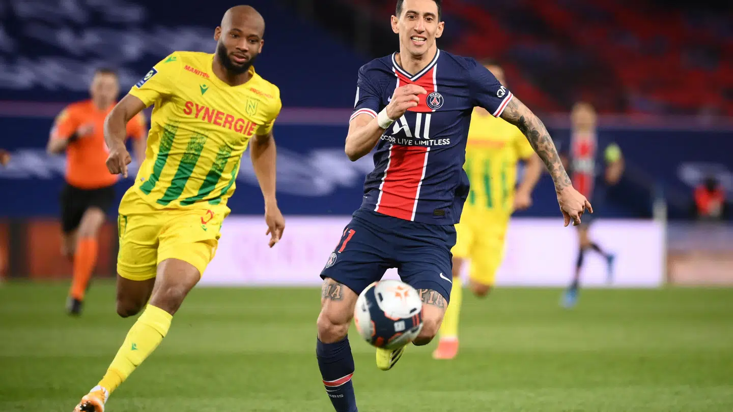 Angel Di Maria i aktion inden han hastede fra banen i kampen mod Nantes.