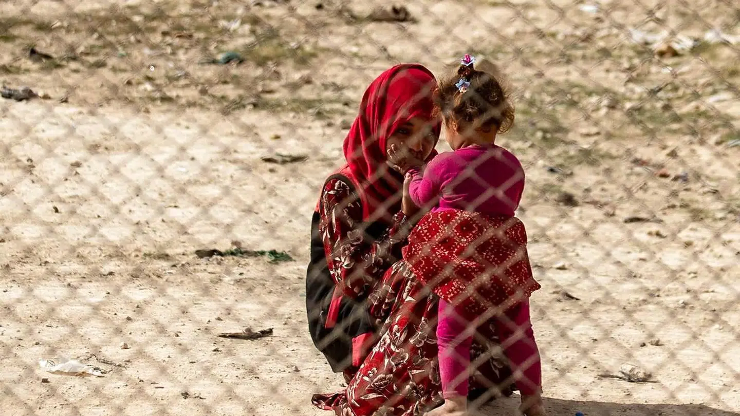 Omkring 64.000 mennesker bor lige nu i de kurdiskkontrollerede fangelejre al-Hol og al.Roj i Syrien. Udenrigsministeriet har heriblandt kendskab til 19 danske børn under 14 år og seks mødre. Photo by Delil Souleiman / AFP