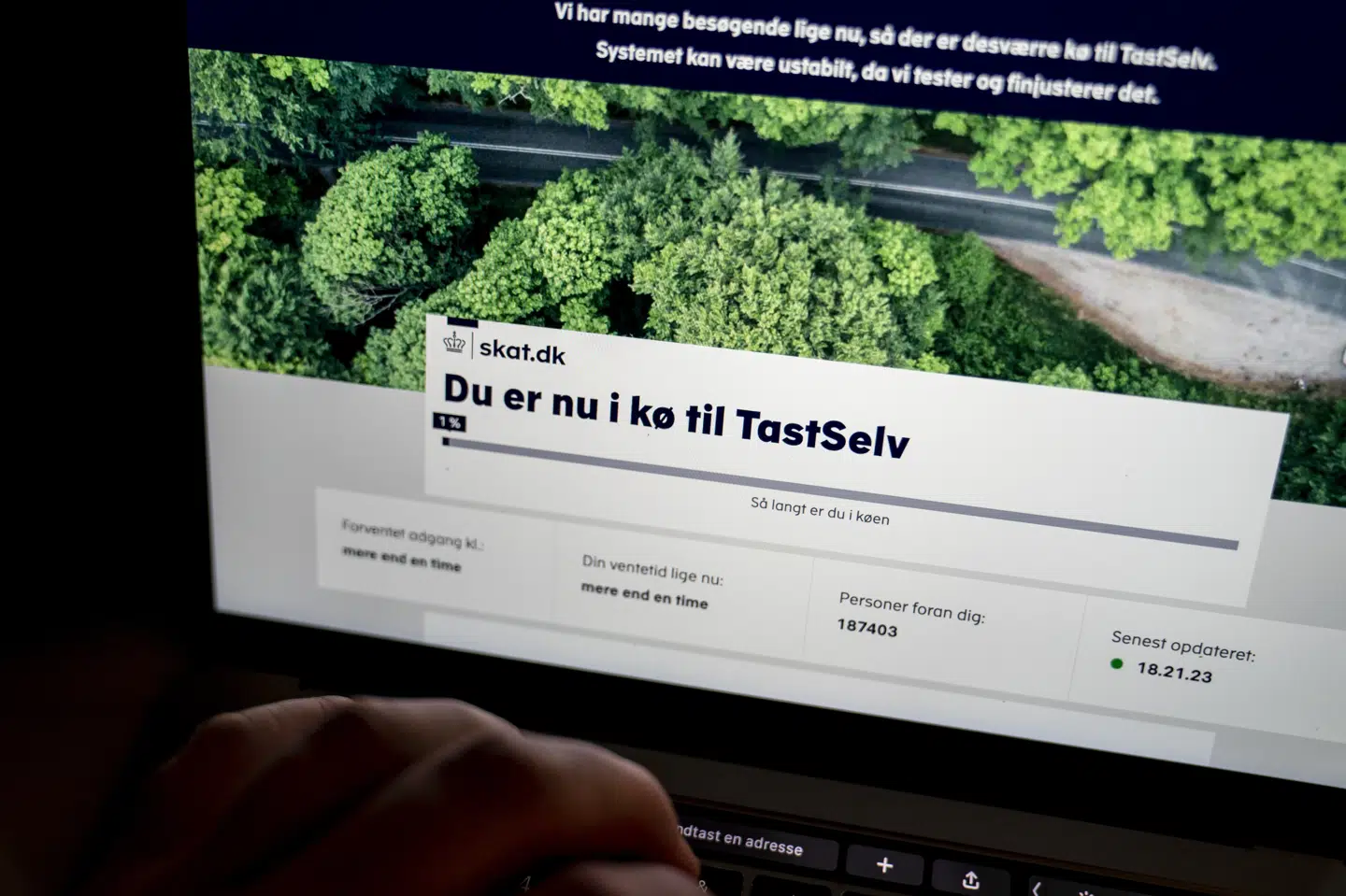 Fredag var der timelange køer til at komme ind på Skattestyrelsens hjemmeside, da der blev åbnet for, at danskerne kunne tjekke deres årsopgørelse for 2020. Søndag er der blot et par minutters ventetid. Mads Claus Rasmussen/Ritzau Scanpix