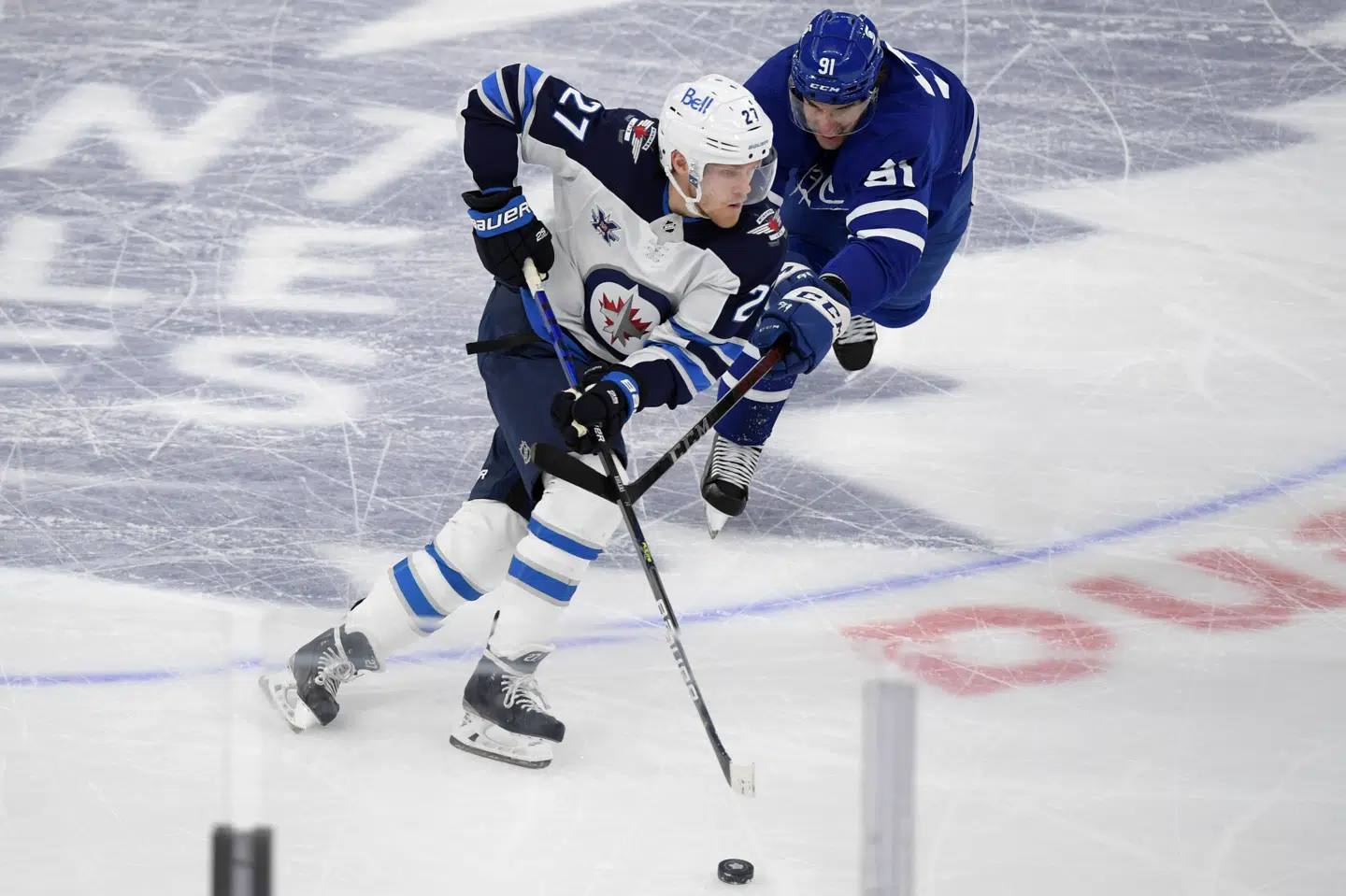 Ehlers fik scoret på landsmanden Frederik Andersen i powerplay for Winnipeg Jets. Dan Hamilton/Ritzau Scanpix