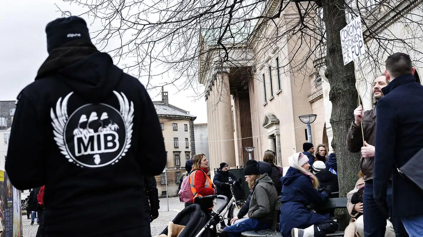 Demonstration ved Københavns Byret efter dom med fængselsstraf til kvinde, der opfordrede til "smadre byen på en ikke-voldelig måde", på Nytorv i København fredag den 12. marts 2021. (Foto: Philip Davali/Ritzau Scanpix)