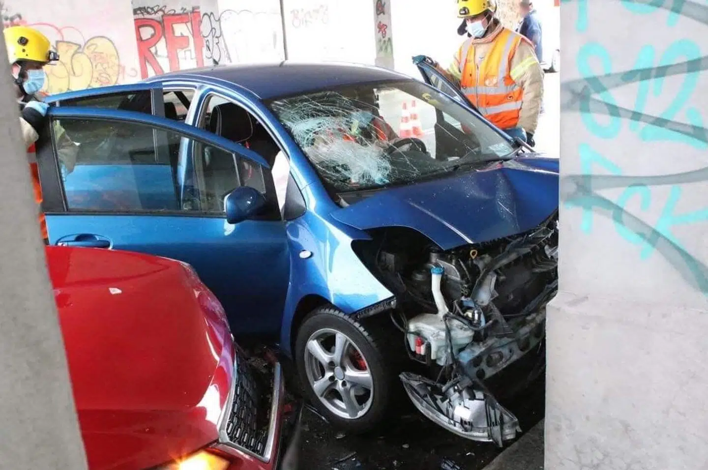 De to biler efter sammenstødet.