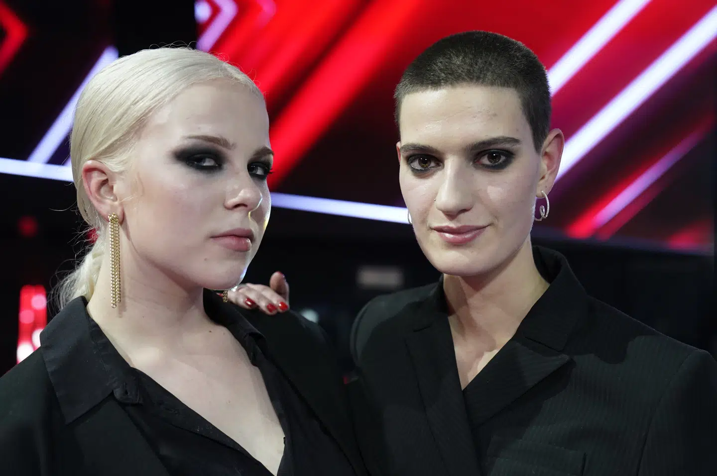 Neva og Ida sang for sidste gang i 'X-Factor'. De røg ud i tredje liveshow.