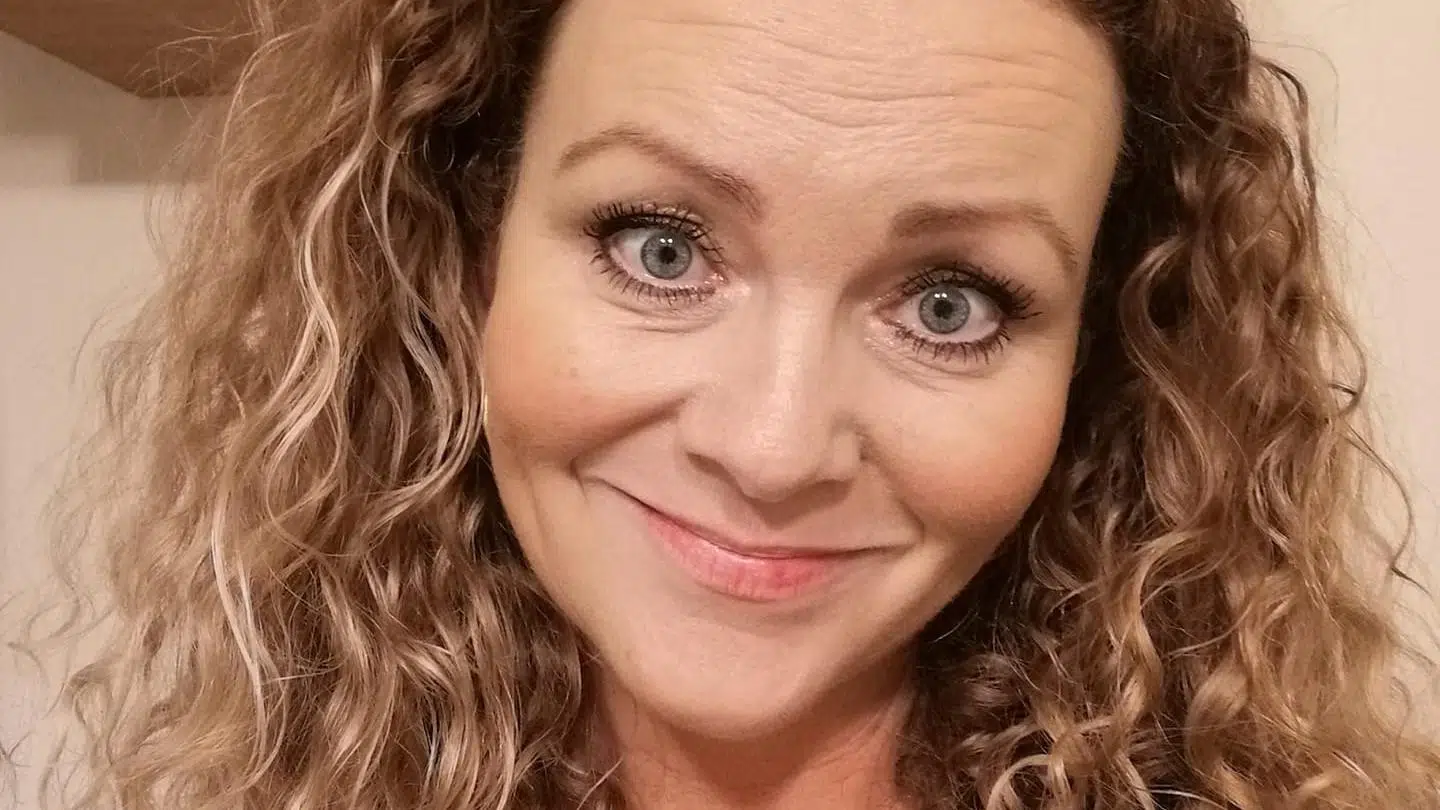 Rikke Schütt har en frisørsalon i Holstebro.