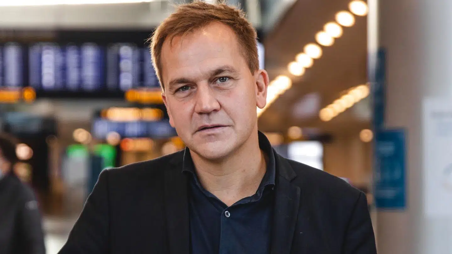 B.T.s internationale korrespondent Jakob Illeborg mener, at vi skal kigge mod Storbritannien, hvis vi skal vende tilliden til AstraZeneca.