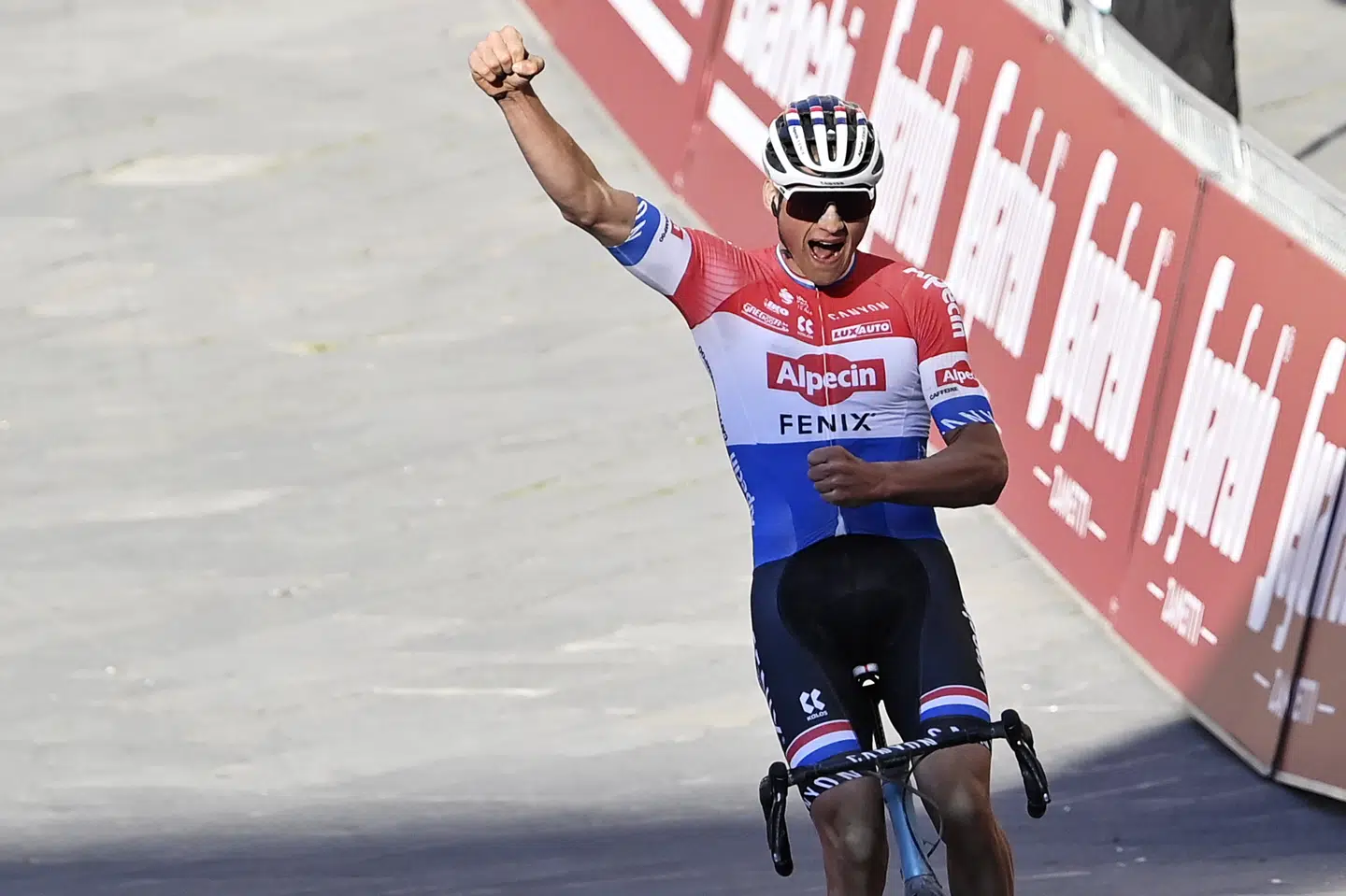 Mathieu van der Poel vandt fredag for anden gang på seks dage. Sidste lørdag blev det til sejr i endagsløbet Strade Bianche. (Arkivfoto) Fabio Ferrari/Ritzau Scanpix