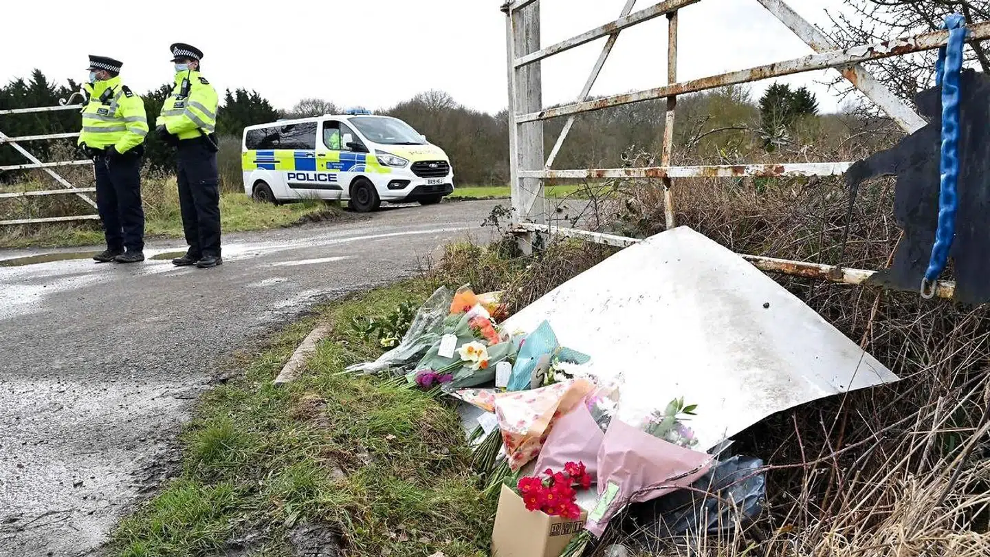 Politiet i det område hvor ligdele fra Sarah Everard blev fundet.