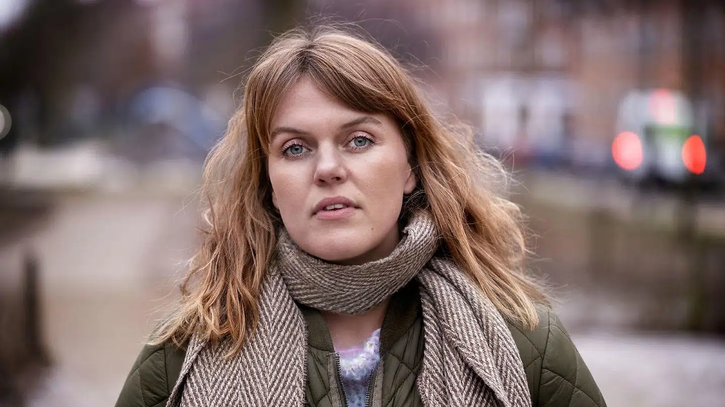 Katrine Muff er vært på 'Fællessang', som er et af de programmer, som DR sender som markering af årsdagen.
