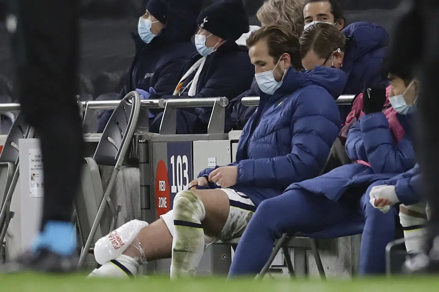 Harry Kane måtte have en ispose på det højre knæ, efter at han blev skiftet ud i det 84. minut mod Dinamo Zagreb torsdag aften. David Klein/Ritzau Scanpix