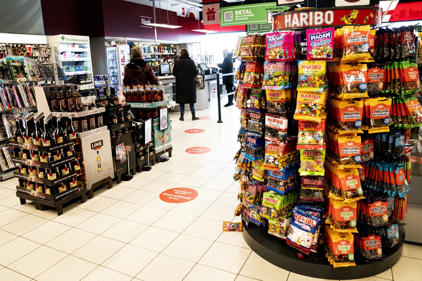 Der er ingen øget smitterisiko forbundet med at tage ud og købe ind. Det viser et nyt studie fra Nordsjællands Hospital. (Arkivfoto) Ida Guldbæk Arentsen/Ritzau Scanpix