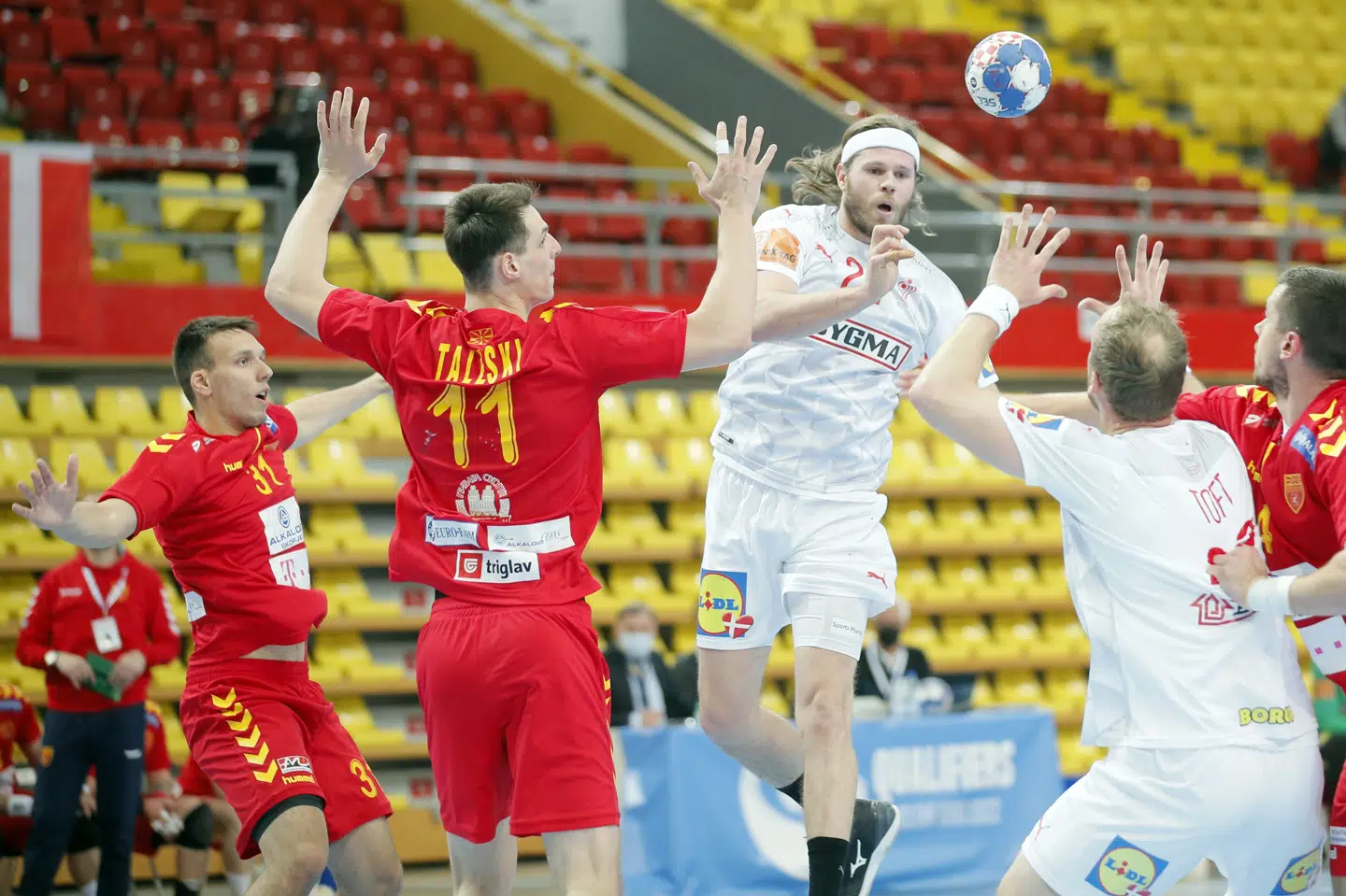 Mikkel Hansen og co. spillede en rædderlig kamp ude mod Nordmakedonien. Pedja Milosavljevic/Ritzau Scanpix