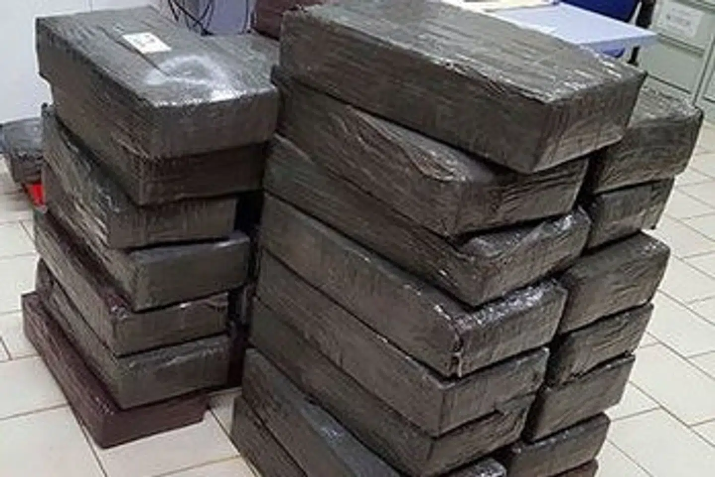 Med Operation Houston lykkedes det politiets specialenhed Særlig Efterforskning Vest at optrevle en organisation, der stod bag indsmuglingen af halvandet ton hash. Torsdag blev en 26-årig mand som nummer 42 dømt i sagen.(Arkivfoto), De franske toldmyndigheder/Free