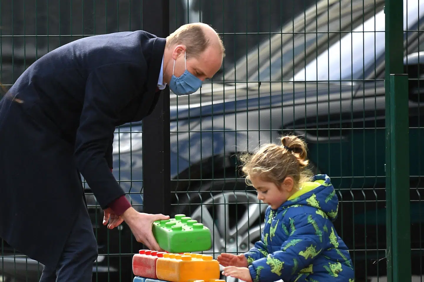 Britiske prins Wiliam besøgte torsdag en skole i London, og her faldt der korte kommentarer til det famøse tv-interview med broderen prins Harry og hertuginde Meghan. Justin Tallis/Ritzau Scanpix
