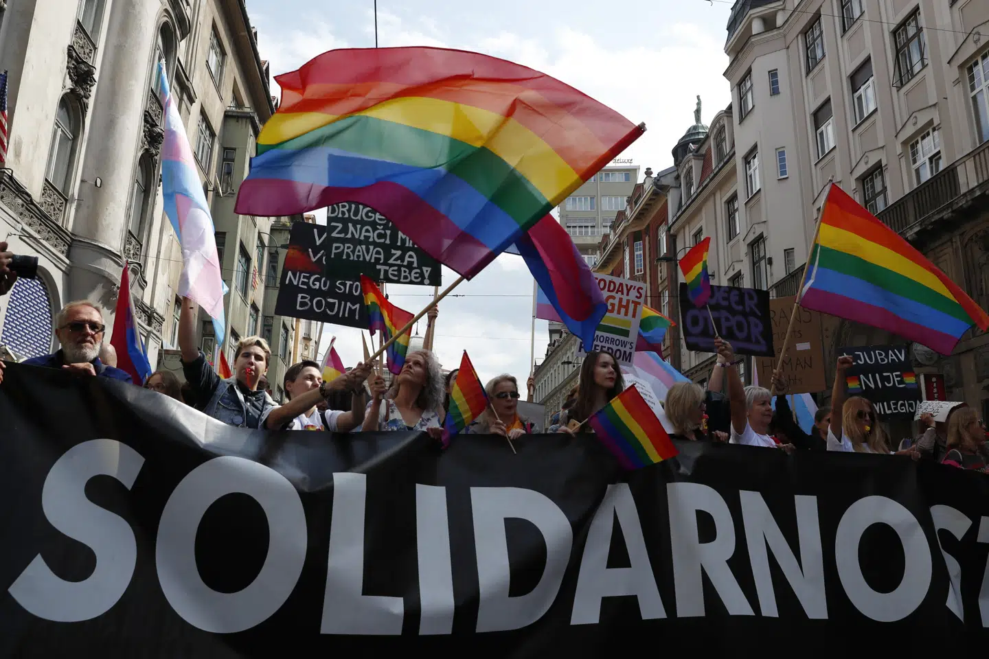 - Vi vil ikke acceptere, at lande som Polen, men også Ungarn, går ind og begrænser folks rettigheder ud fra deres seksualitet, siger EU-parlamentariker Karen Melchior (R), som er blandt initiativtagerne til politisk erklæring fra EU-Parlamentet. Darko Bandic/Ritzau Scanpix