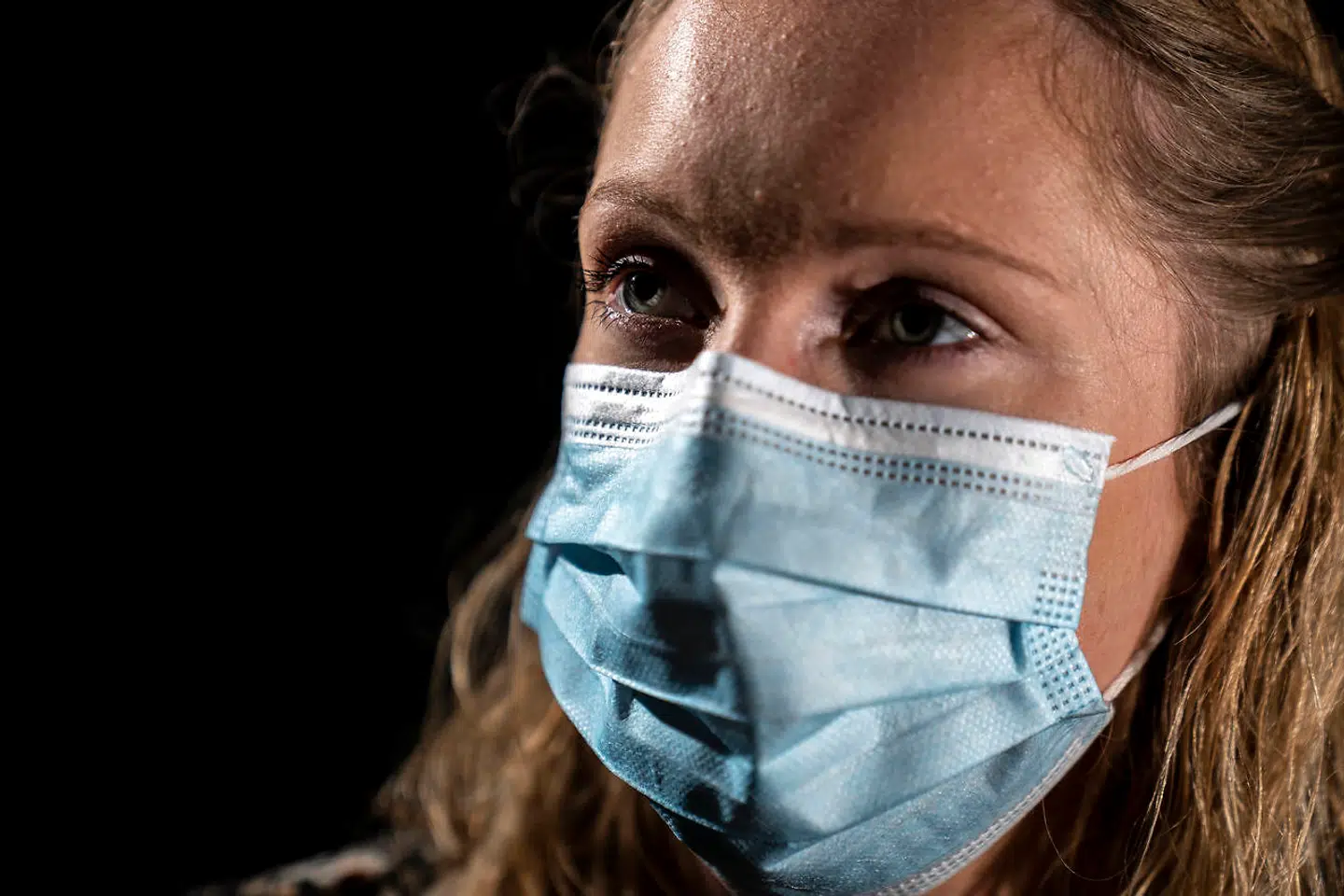 Modelfotos af person med mundbind fotograferet i Ringsted, søndag den 25. oktober 2020.. (Foto: Mads Claus Rasmussen/Ritzau Scanpix)