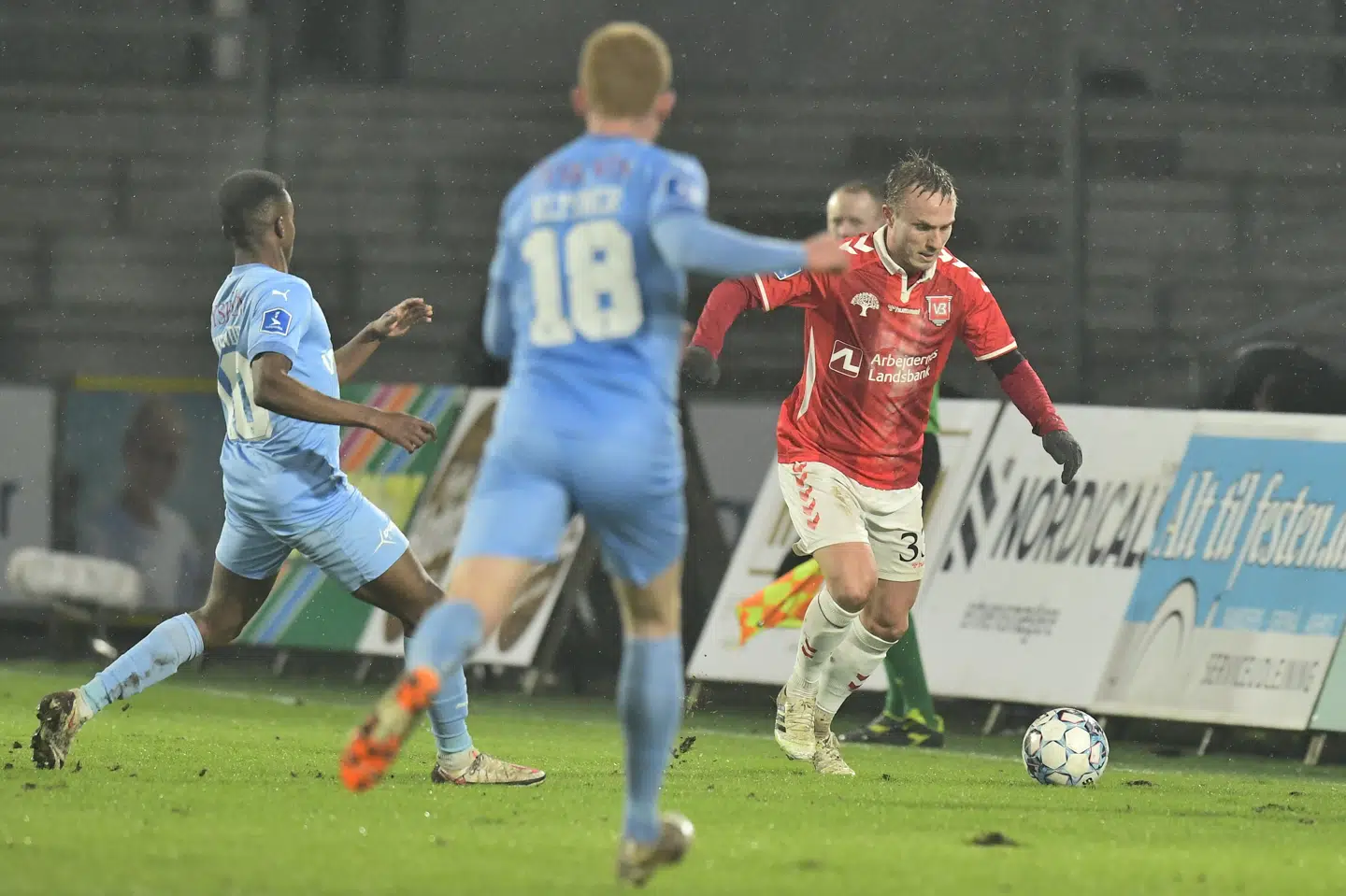 Pierre Bengtsson har næppe lyst til at gense sit oplæg til Randers' 2-1-mål mod Vejle. Bo Amstrup/Ritzau Scanpix