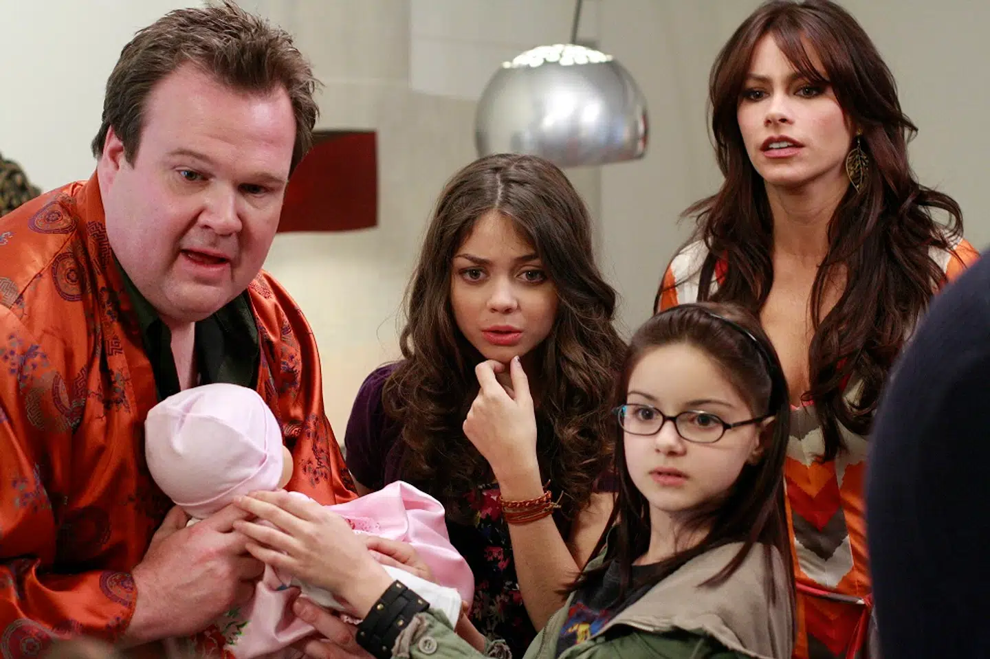 Modern Family er en af de mange serier, der kan ses på (Foto: Disney+)