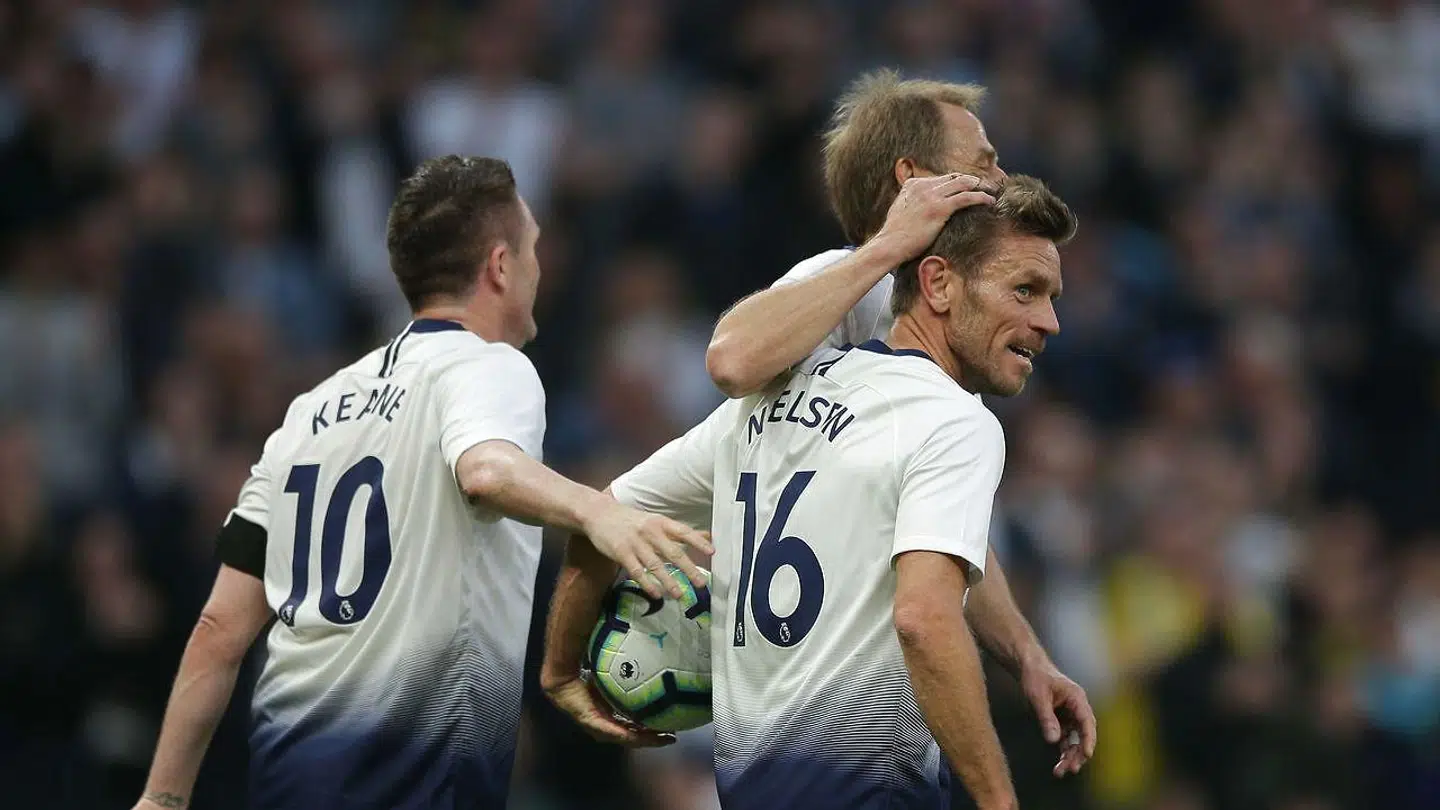 Allan Nielsen i aktion tilbage i 2019 i en legendekamp for Tottenham.