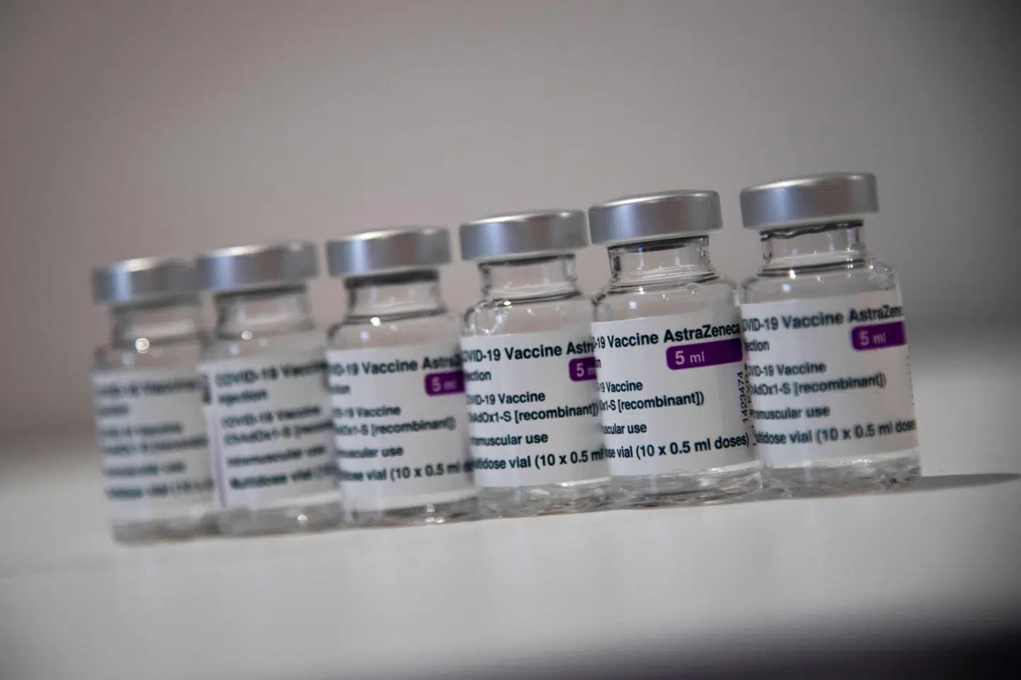 Den britiske regering har ikke blokeret for eksport af vaccine eller vaccinekomponenter, lyder det fra den britiske udenrigsminister, Dominic Raab. Tiziana Fabi/Ritzau Scanpix