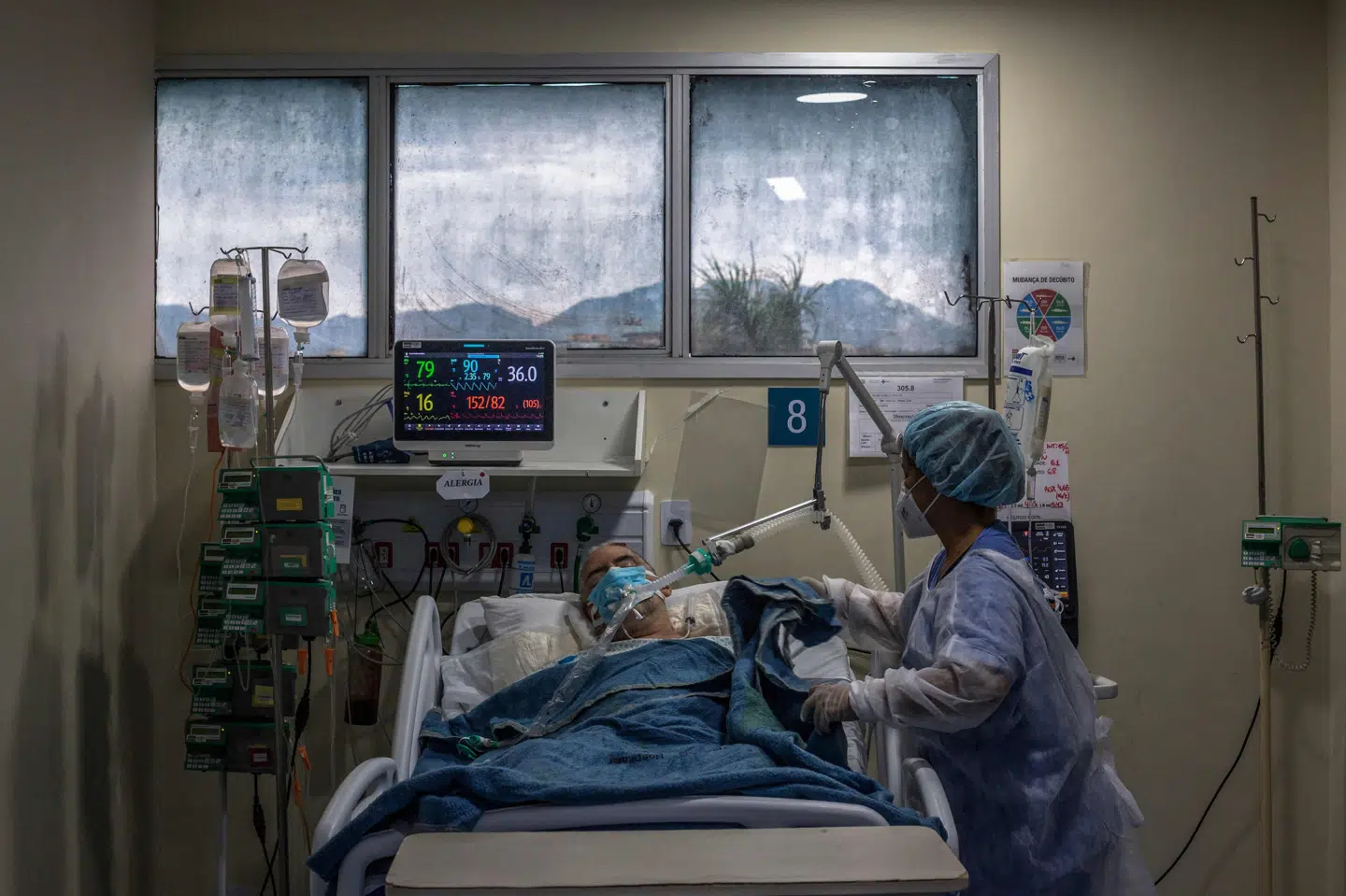 I 15 af Brasiliens største byer er mindst 90 procent af intensivpladserne optaget ifølge forskningsinstituttet Fiocruz, skriver BBC Andre Coelho/Ritzau Scanpix