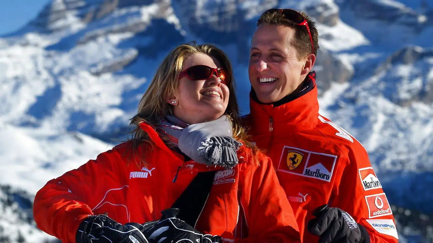Michael Schumacher og hustruen Corinna under en skiferie i januar 2005. Knap ni år senere kom Formel 1-legenden ud for en alvorlig ulykke.