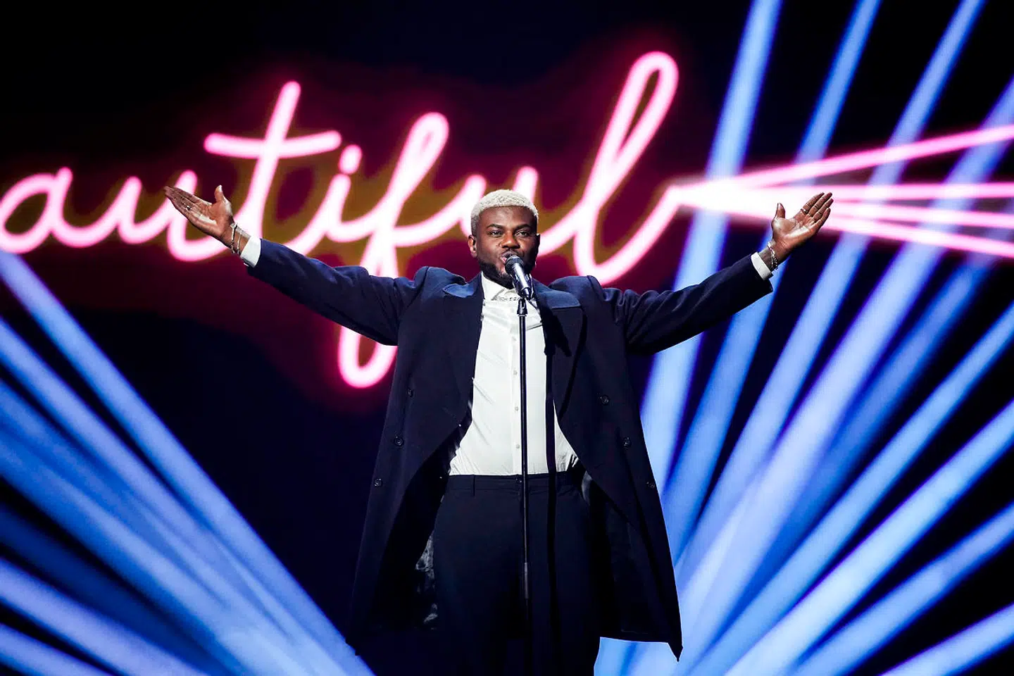 Jean Michel blev nummer to med sangen 'Beautiful'.