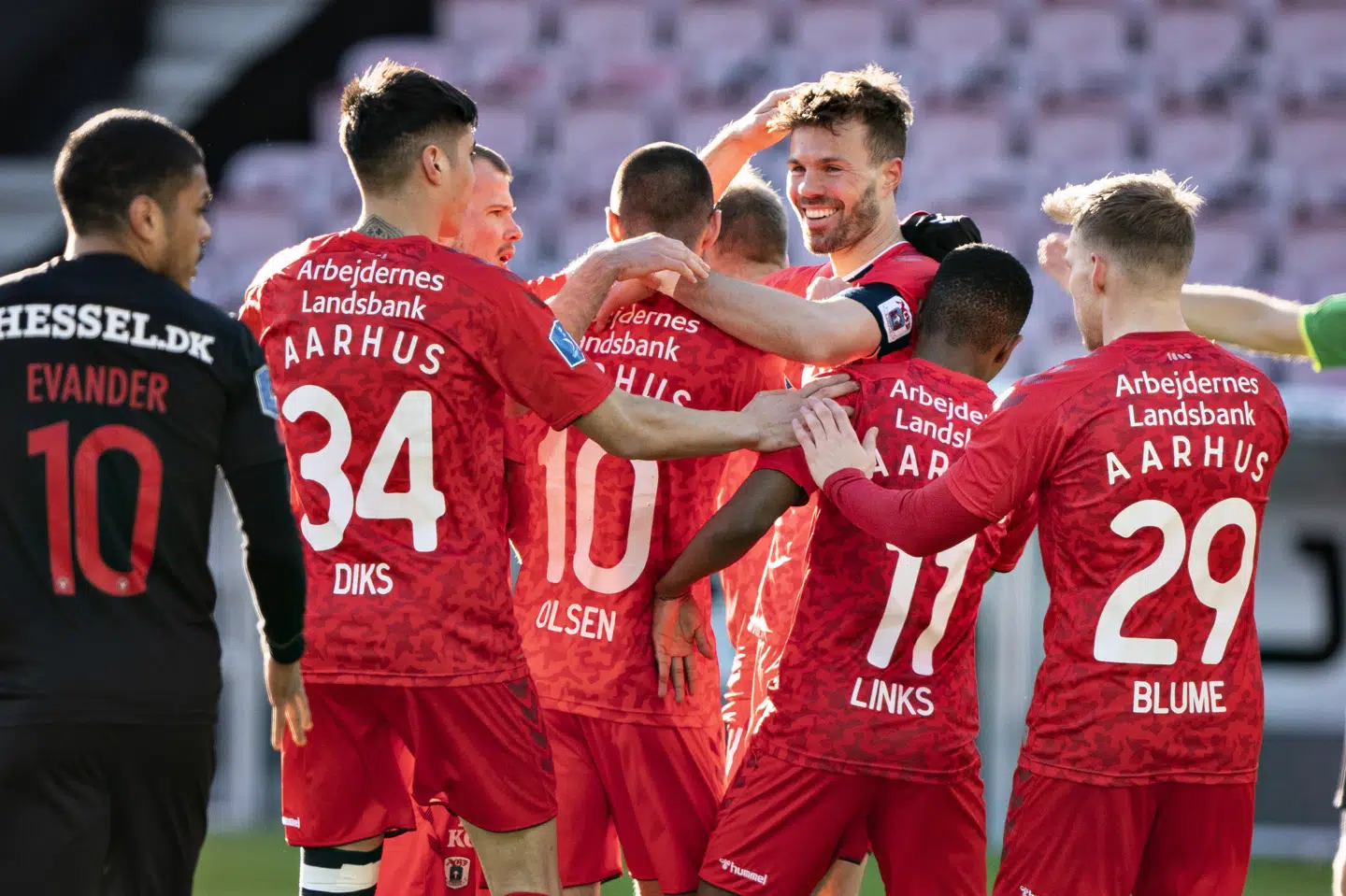 Patrick Mortensen og holdkammeraterne i AGF stiler efter pokalfinalen på eget græs. Henning Bagger/Ritzau Scanpix