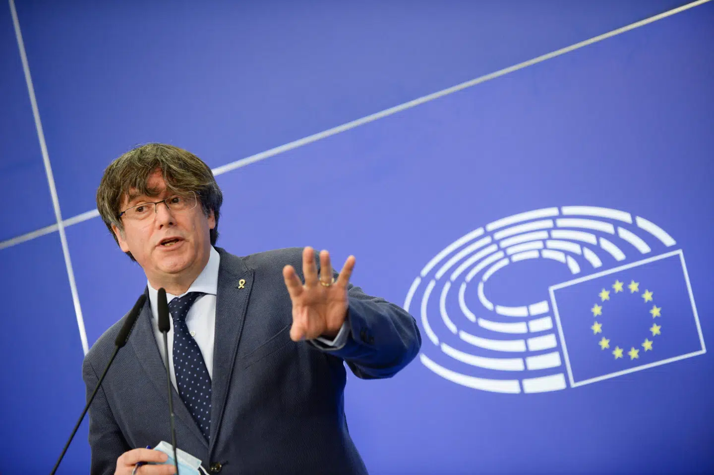 EU-Parlamentet kan ved en afstemning mandag ophæve immuniteten for Carles Puigdemont, Toni Comin og Clara Ponsati, som Spanien kræver udleveret på grund af deres roller i forbindelse med en catalansk folkeafstemning om løsrivelse i 2017. Johanna Geron/Reuters