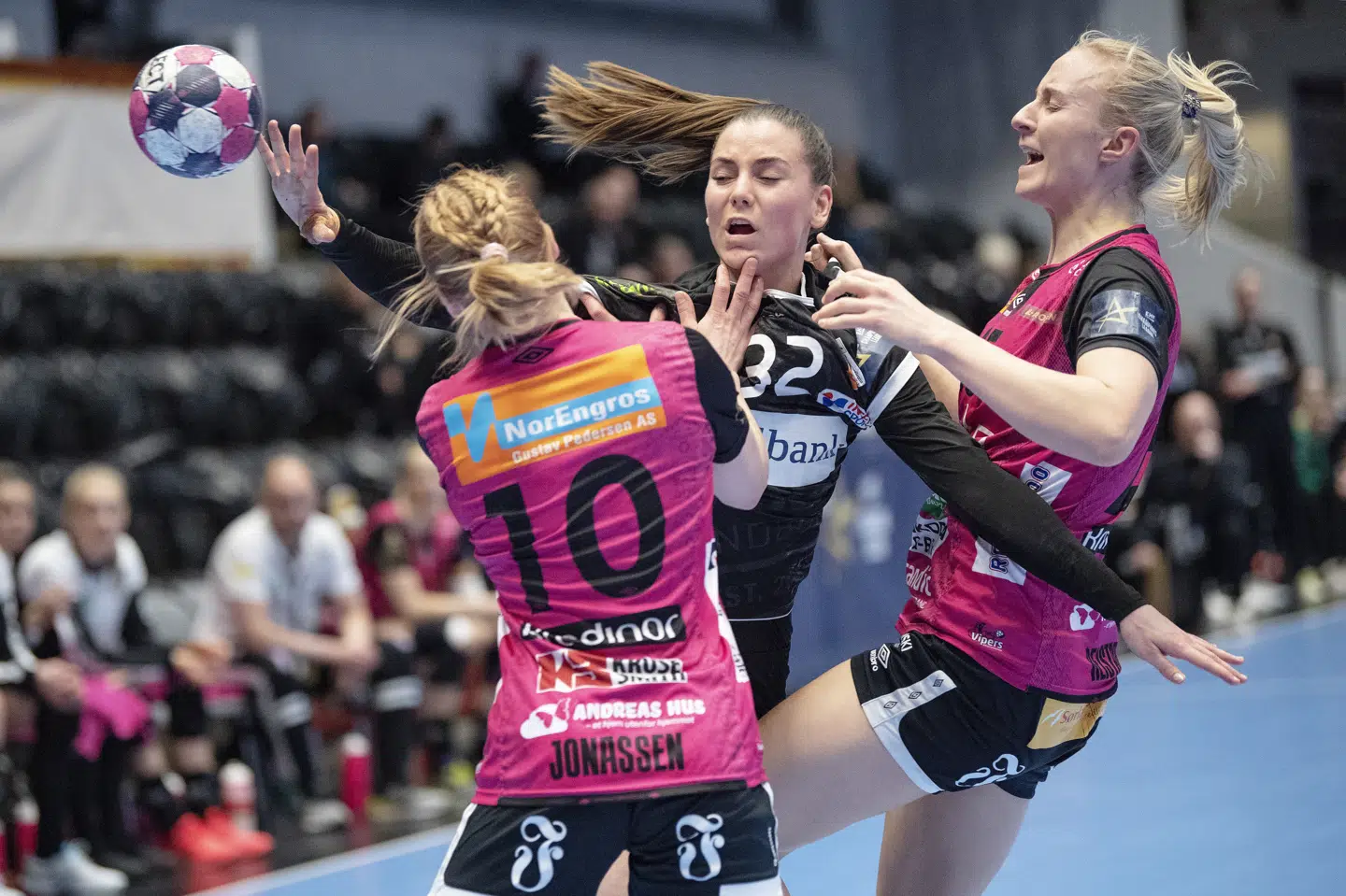 Mie Højlund og Odense tog en spinkel sejr i den første kamp mod Vipers. Bo Amstrup/Ritzau Scanpix