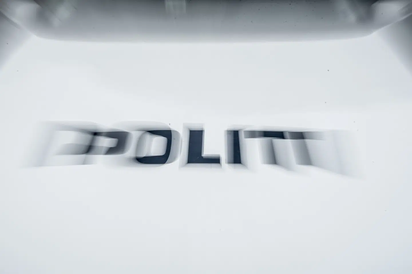 Politiet er søndag til stede i Skodsborg, hvor en stor flok fodboldfans er mødt op ved FCK's spillerbus, der er blevet kastet maling på. (Arkivfoto) Mads Claus Rasmussen/Ritzau Scanpix