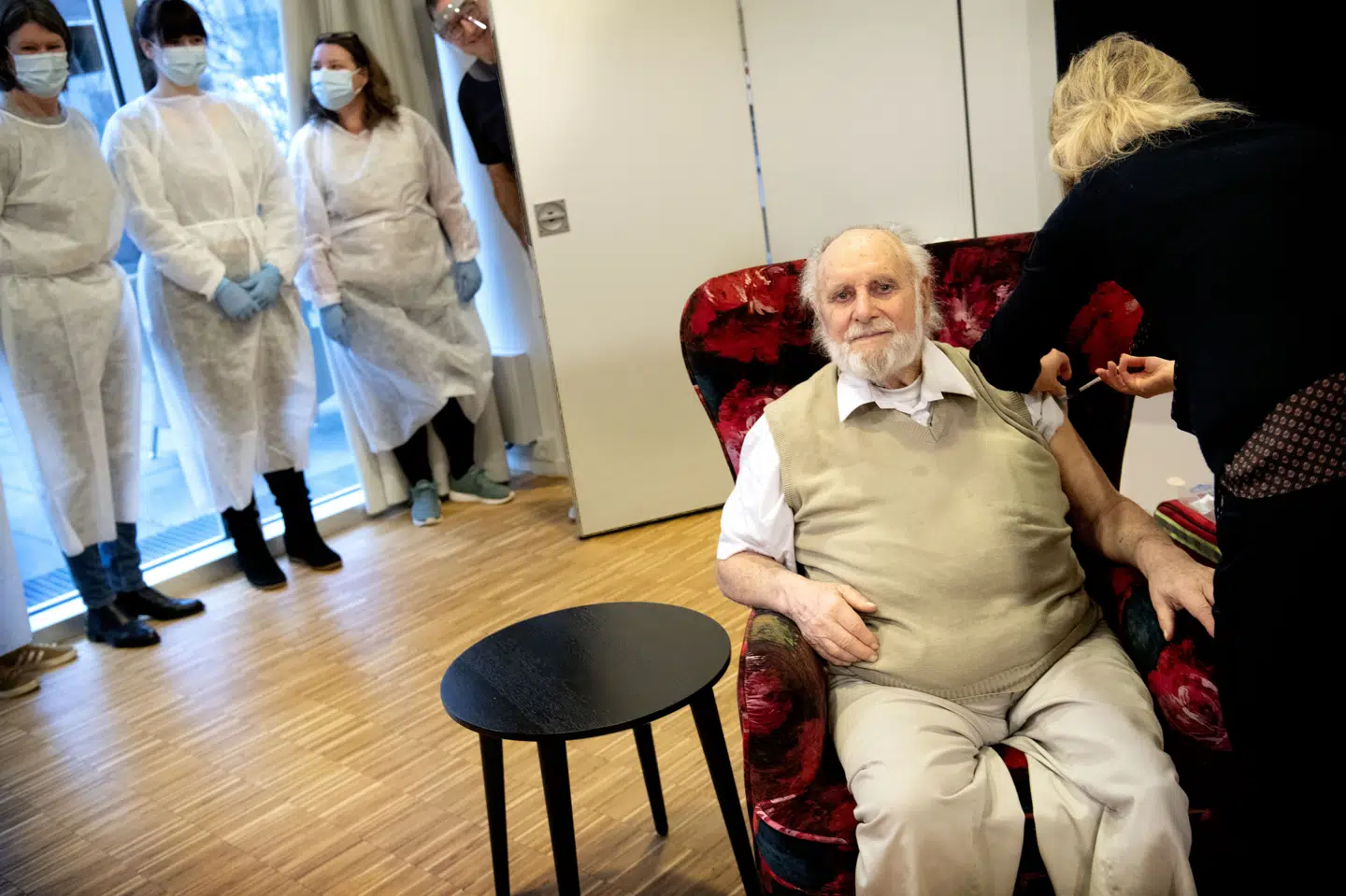 Carl-Einar Jørgensen var en af de første, der fik et stik med en coronavaccine. Her ses han 23. januar, hvor han får det andet og sidste stik. (Arkivfoto) Nils Meilvang/Ritzau Scanpix