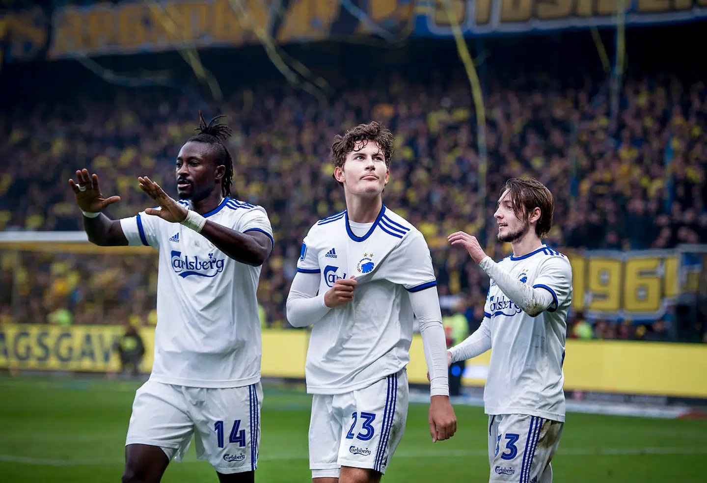 FCKs Jonas Wind sammen med Rasmus Falk og Dame N'Doye efter scoring i Superliga-kampen mellem Brøndby-FCK på Brøndby Stadion søndag den 4 november 2018.. (Foto: Liselotte Sabroe/Ritzau Scanpix)