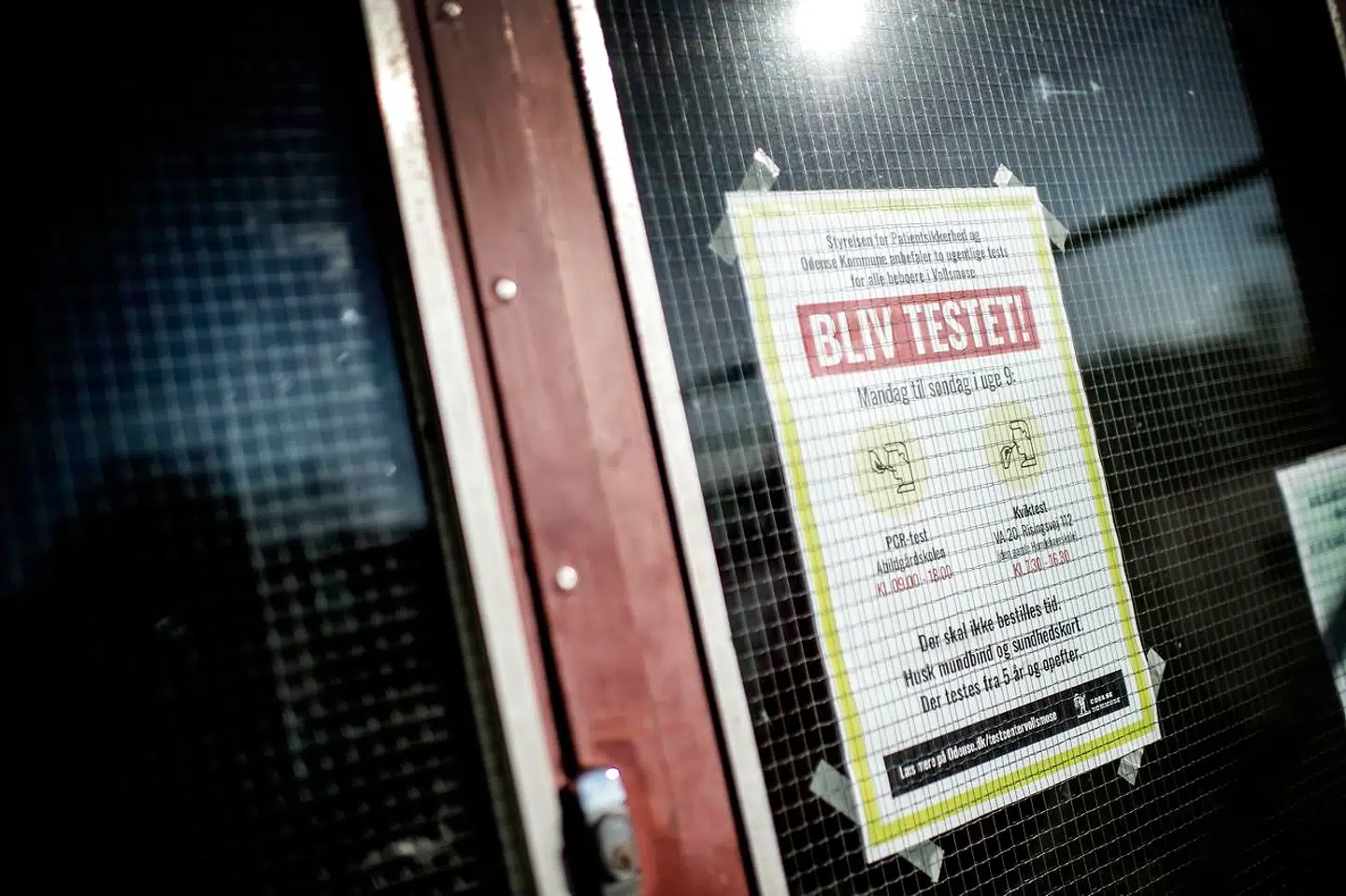 Abildgårdskolen. Vollsmose på Fyn torsdag den 4. marts 2021. En plakat opfordrer alle til at blive testet