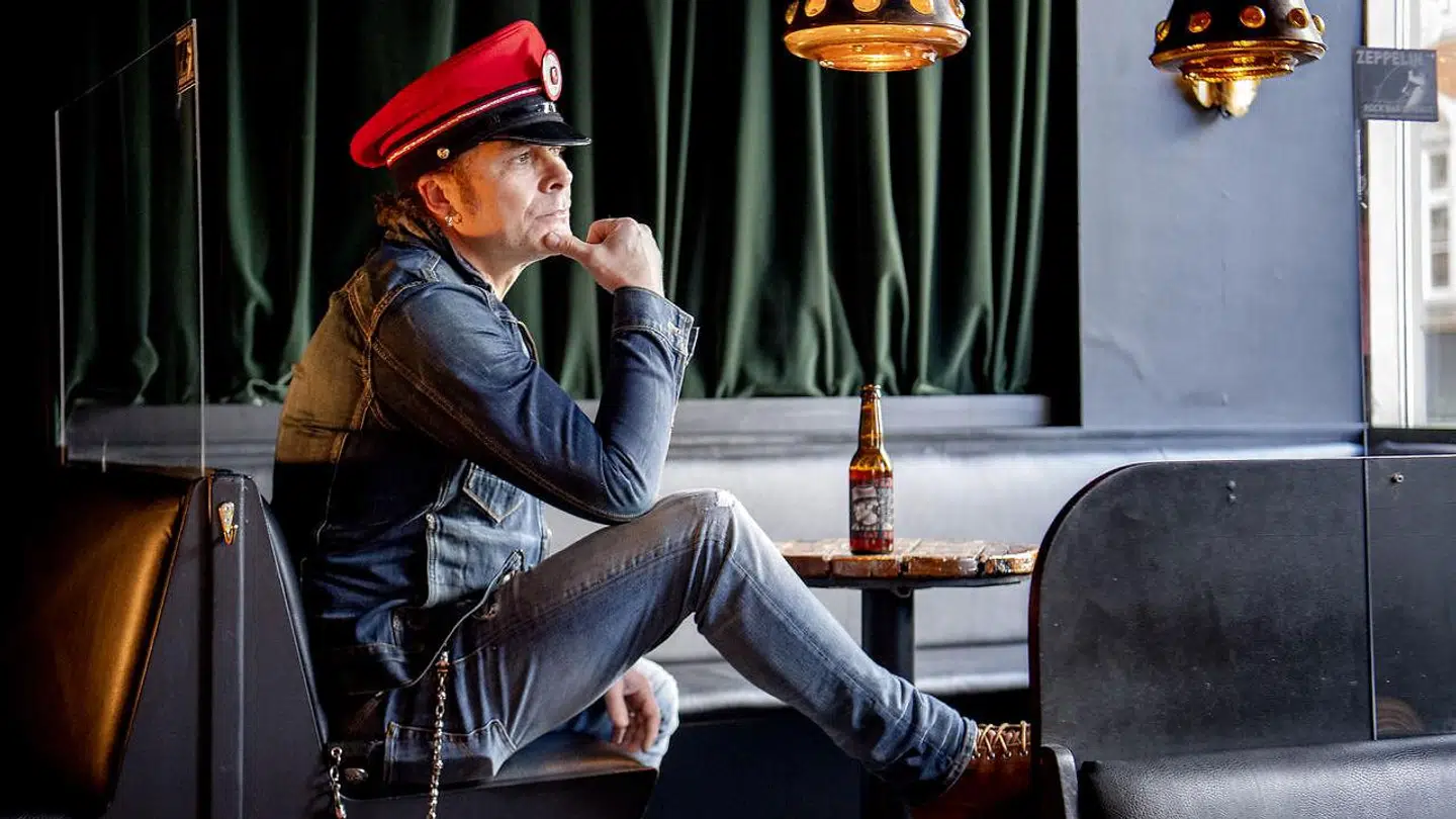 Mike Tramp har levet rockstjernelivet, siden han var 15 år, og det betyder også lange perioder væk fra familien.