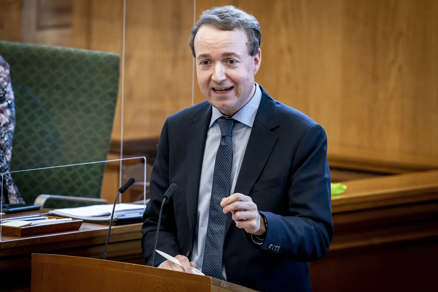 Michael Aastrup Jensen (V) er noget forundret over, at statsminister Mette Frederiksen (S) ikke har konsulteret Folketinget inden hun har indgået en aftale med Israel og Østrig. Mads Claus Rasmussen/Ritzau Scanpix