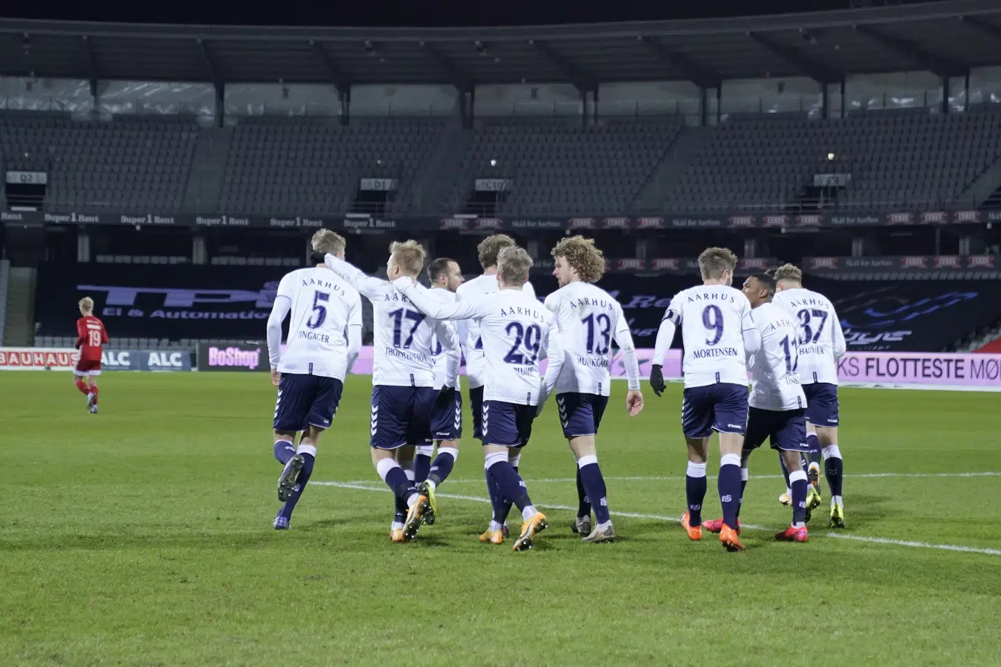 Divisionsforeningen håber, at der kan være tilskuere på de grå klapsæder i Aarhus til årets pokalfinale. Henning Bagger/Ritzau Scanpix