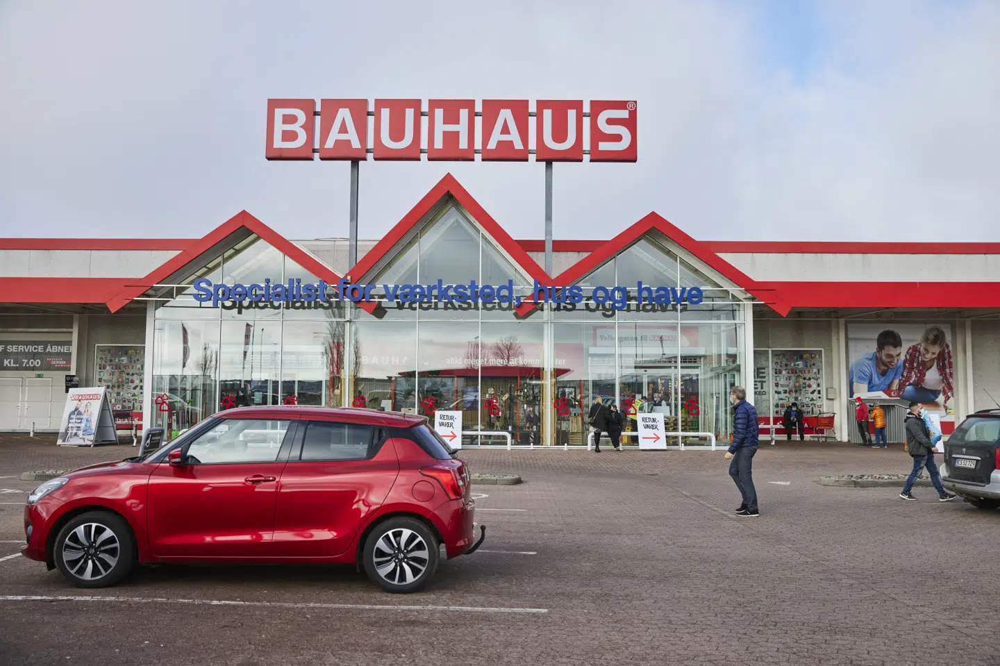 På grund af butikkernes størrelse har Bauhaus - modsat konkurrenterne - måttet åbne med tidsbestilling for kunderne. Mikkel Berg Pedersen/Ritzau Scanpix