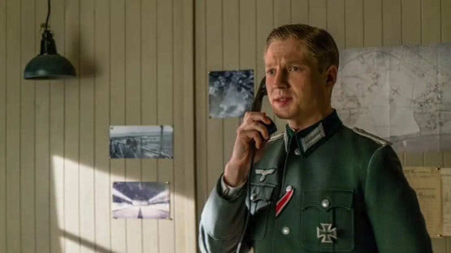 Uwe Kiessling spilles af den tyske skuespiller Anton Rubtsov.