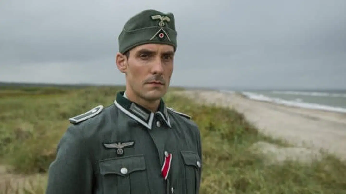 Sergent Kuno Schöndorff spilles af tyskeren Dennis Hermann.