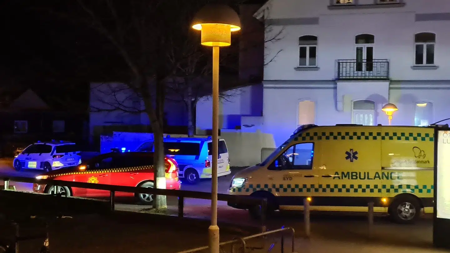 Beredskabet var mødt talstærkt op tirsdag aften i Lunderskov. Foto: Presse-fotos.dk