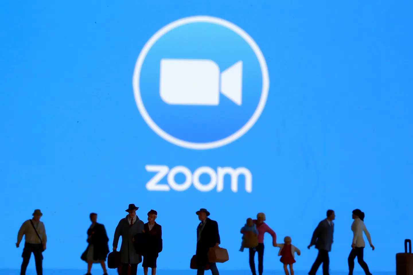 Amerikanske Zoom Video Communications, der er en førende leverandør af videotelefoni og online chat-tjenester, har nydt godt af pandemien, og præsenterer mandag aften sit seneste årsregnskab, der viser en fremgang i omsætningen på 326 procent. Dado Ruvic/Reuters