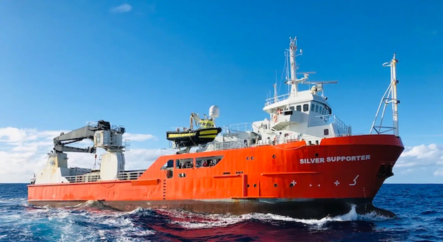 Vidam Perevertilov tilbragte 14 timer i vandet, efter han faldt over bord fra skibet 'Silver Supporter' ude i Stillehavet. Han reddede livet ved at klynge sig til en efterladt fiskebøje.