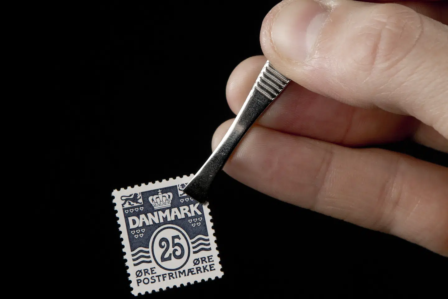 PostNord vil udnævne danske hverdagshelte og give dem en plads på fire millioner frimærker. (Arkivfoto) Linda Kastrup/Ritzau Scanpix