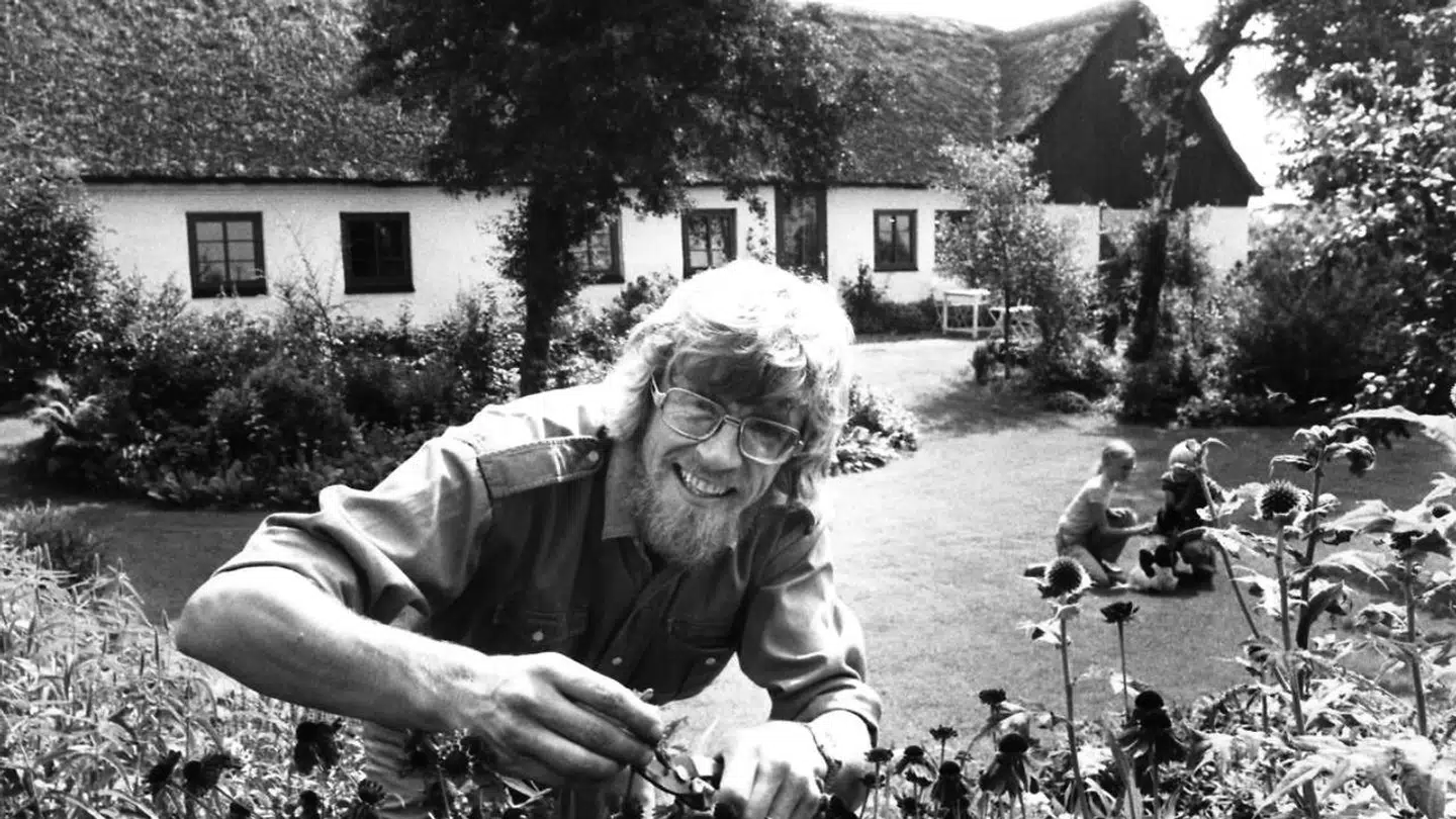Søren Ryge Petersen har lavet haveprogrammer fra sin egen have i 28 år, men faktisk har han arbejdet for DR i 42 år.