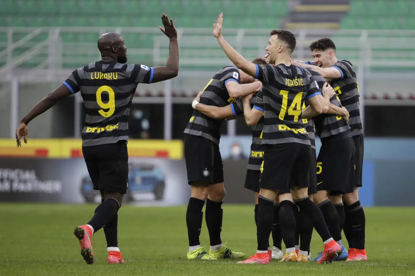 Romelu Lukaku (til venstre) sørgede for en flyvende start for Inter i søndagens opgør. Luca Bruno/Ritzau Scanpix